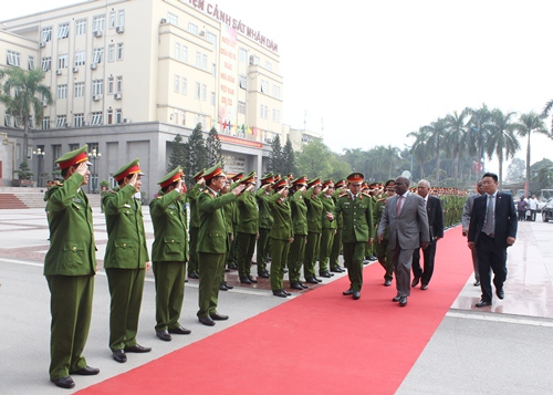 Đoàn đại biểu cao cấp Bộ Nội vụ Cộng hoà Mô-dăm-bích thăm và làm việc tại Êv88 chào đón năm mới 2026